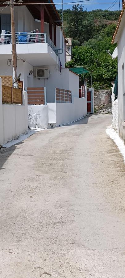 Eftychia'S House In The Beautiful Village Vryses. Vrísai Dış mekan fotoğraf